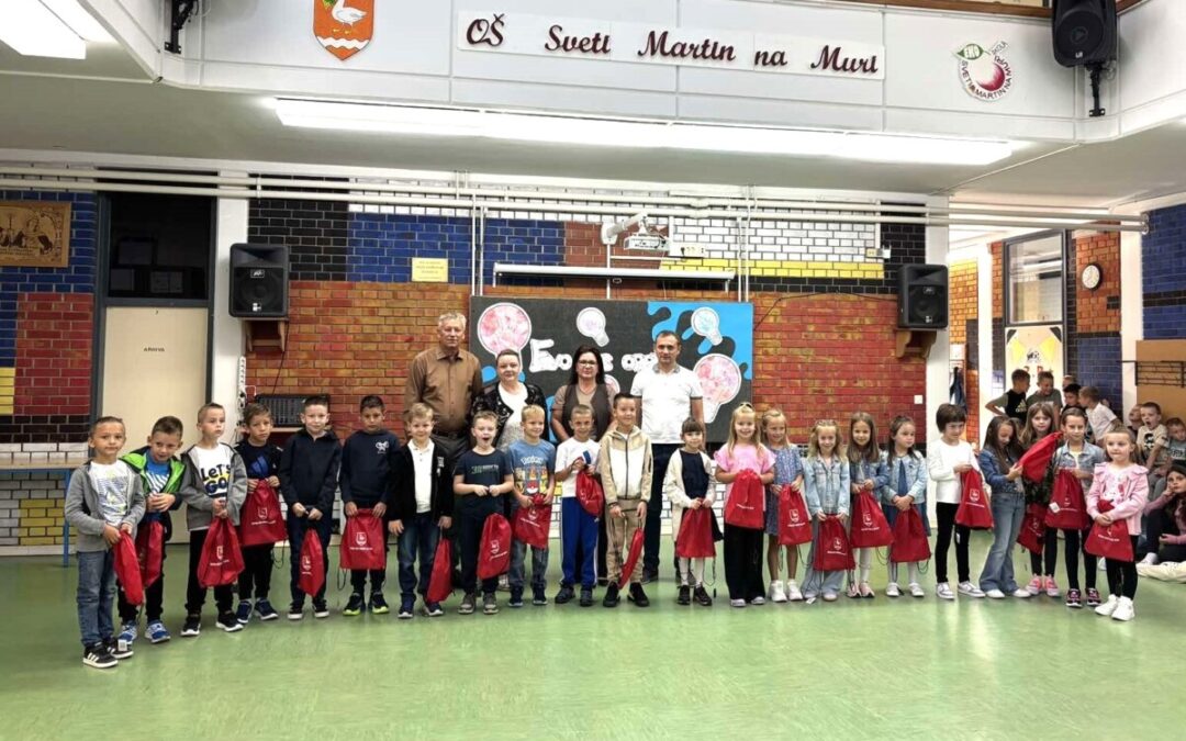 Općina razveselila osnovnoškolce prigodnim poklonima za početak nove školske godine