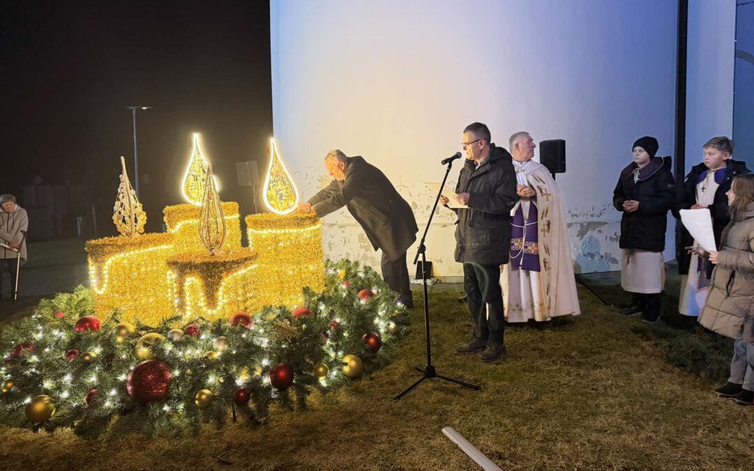 Upaljena 2. adventska svijeća, stigao i Sv.Nikola